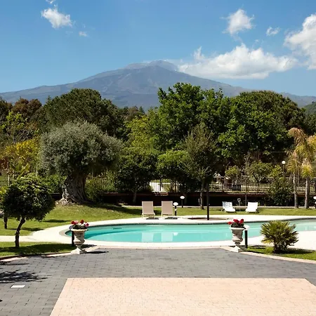 Blanc Maison Etna Relais & Charme Bed & Breakfast 3*