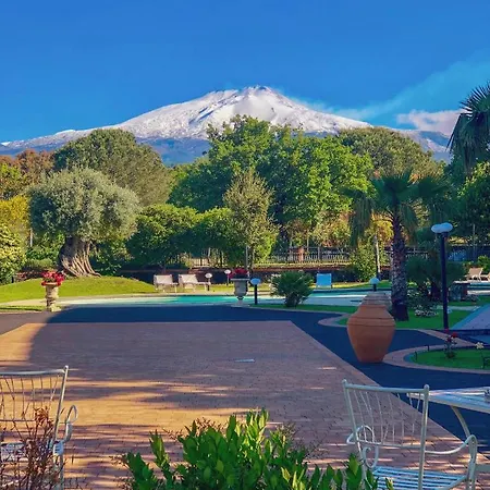 Blanc Maison Etna Relais & Charme Bed & Breakfast 3*