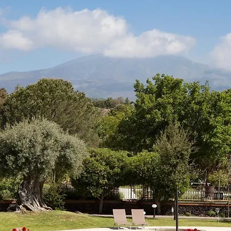 Bed & Breakfast Blanc Maison Etna Relais & Charme 3*