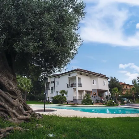 فندق مبيت وإفطار Blanc Maison Etna Relais & Charme 4*