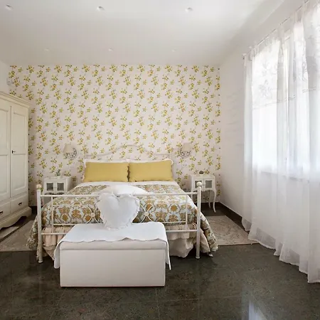 Bed & Breakfast Blanc Maison Etna Relais & Charme 3*
